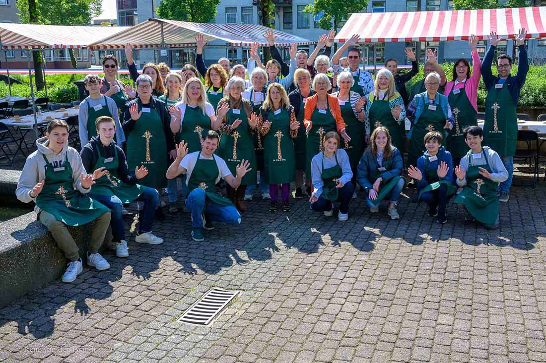 Vrijheidslunch Houten vrijwilligers